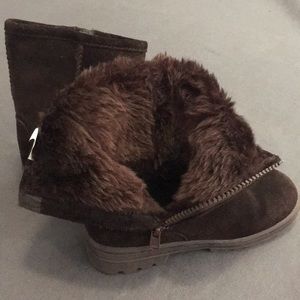 New Brown fur boots